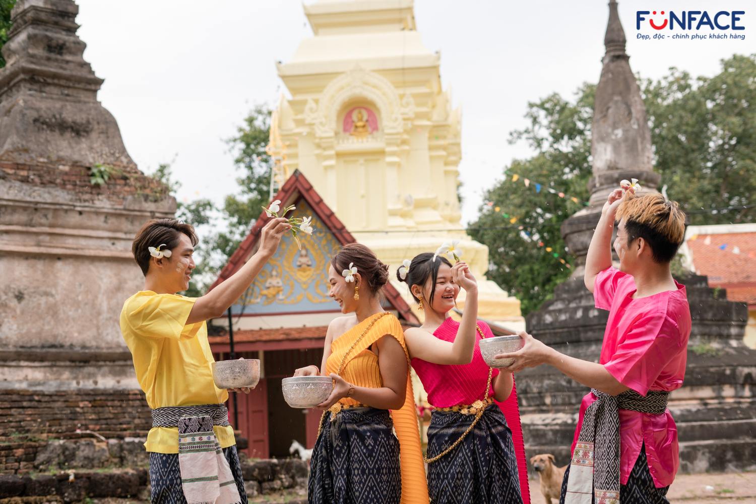 Tặng quà nhân dịp kỉ niệm ngày lễ Tết của nước bạn